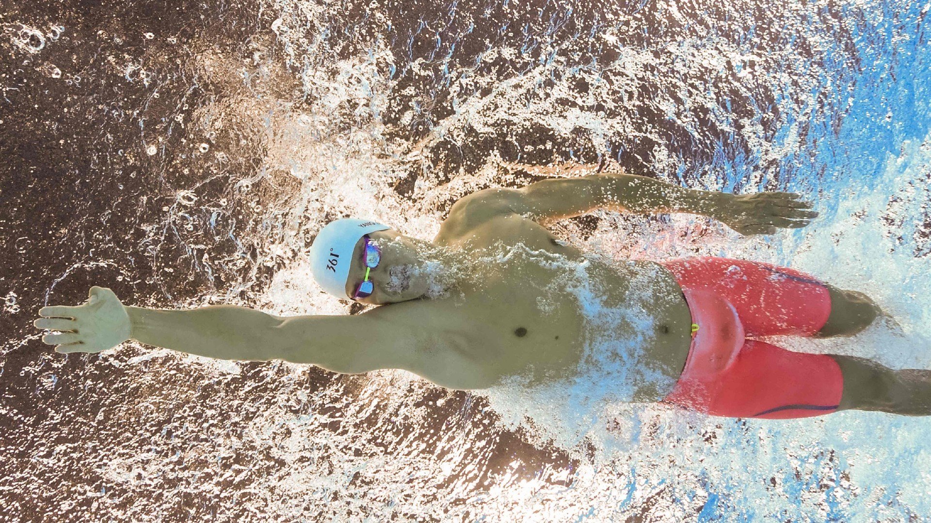 三秒内完成断球至射门成效显著,断球的时候可以碰到手吗