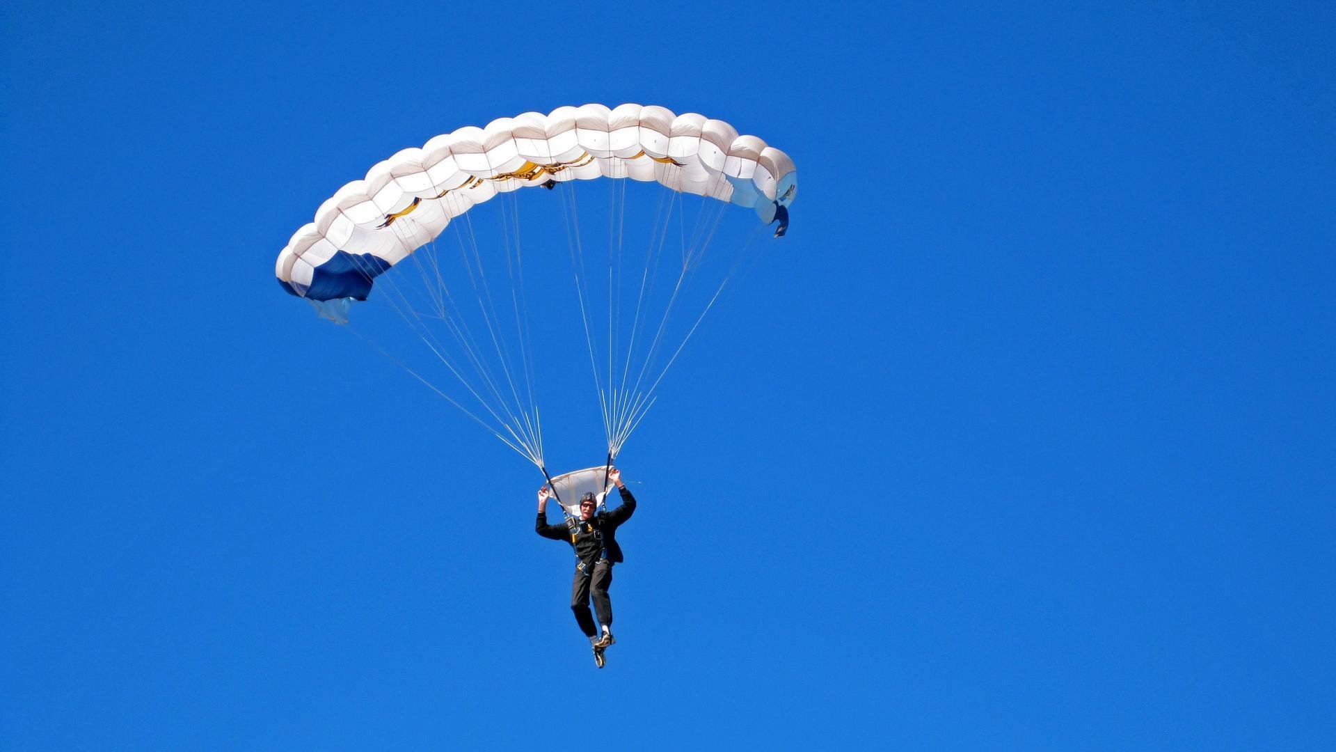 LOL世界赛激战连连扣人心弦,英雄联盟世界赛精彩集锦